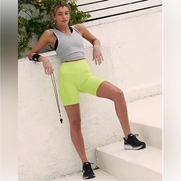 Free People Movement Epic Bike Shorts High Rise Pockets XS - Picture 1 of 7